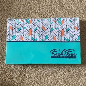 Fresh Face Makeup Remover Towel